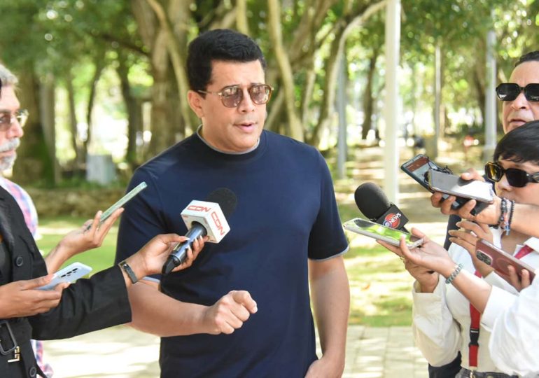 Ministro-de-Turismo-supervisa-reconstruccion-del-Parque-Nacional-Submarino-La-Caleta-770x540