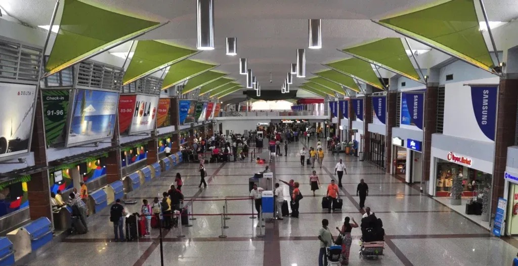 AEROPUERTOtyuj
