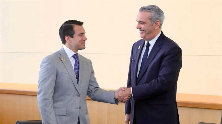 ecuador-y-rd-analizan-negociar-un-acuerdo-comercial-3bc163ac-focus-min0.15-0.64-896-504