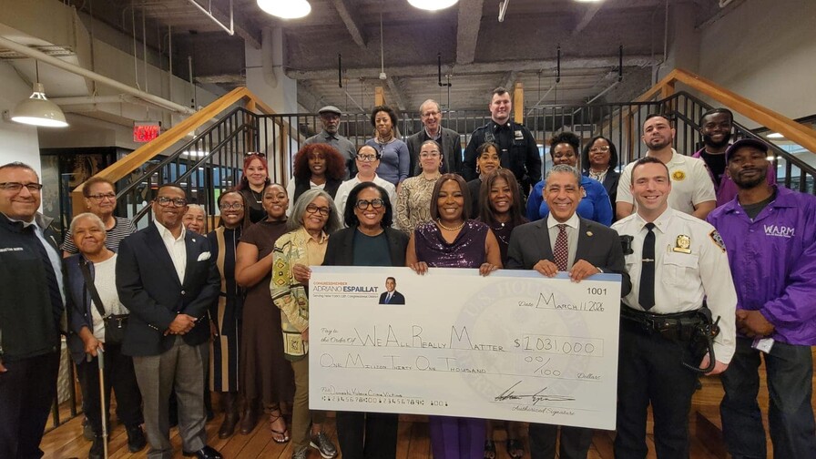 adriano-espaillat-asigna-fondos-federales-para-violencia-domestica-4d3a5f40-focus-0-0-896-504