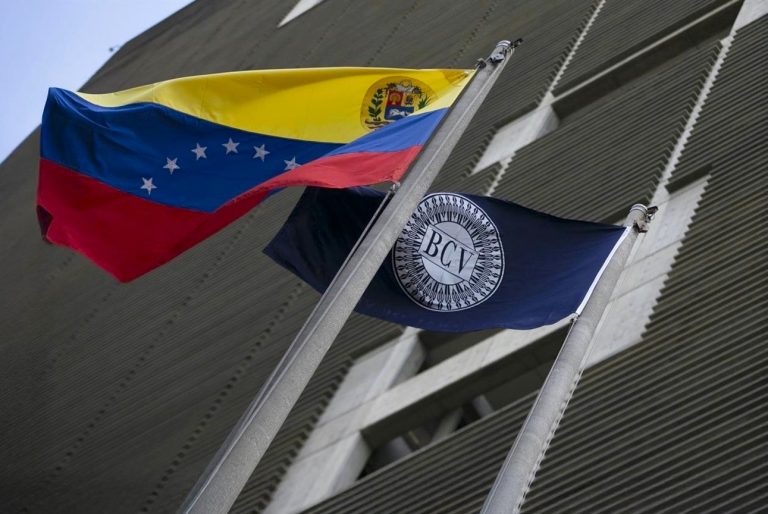 EE.UU_.-suaviza-sanciones-a-Venezuela-qué-cambia-para-el-dólar-y-la-inflación-copy