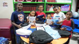 INABIE-entrega-utiles-escolares-a-estudiantes-afectados-por-lluvias