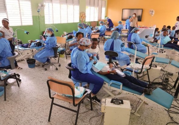 INABIE-interviene-Sabana-Perdida-con-jornada-de-salud-en-beneficio-de-mas-de-1000-estudiantes