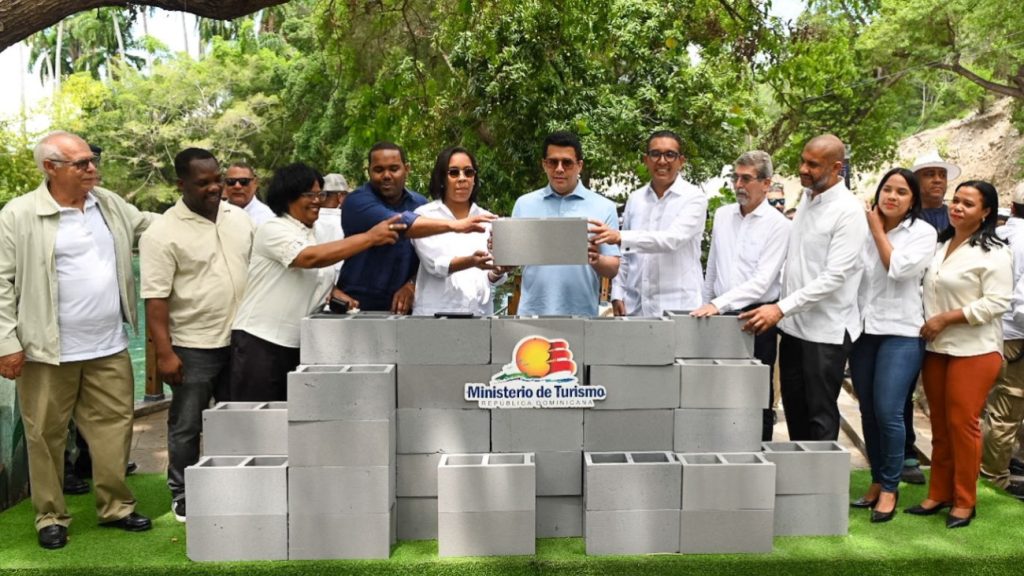 Ministerio-de-Turismo-deja-iniciadas-varias-obras-en-Barahona-y-Bahoruco