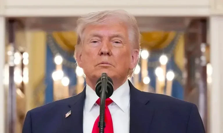 Trump-propone-disparar-un-40-el-gasto-en-defensa-a-cambio-de-recortar-programas-sociales-905x540