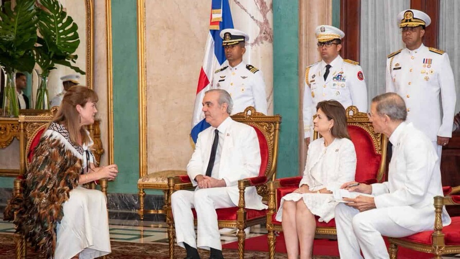 abinader-recibe-embajadores-acreditados-en-republica-dominicana-efaad5fa-focus-min0.1-0.18-896-504