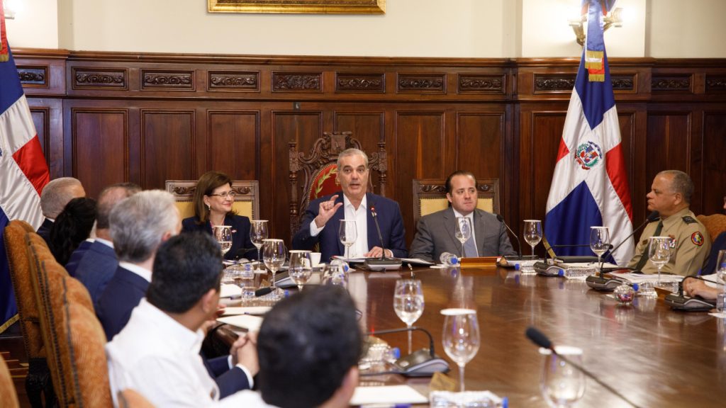 Gobierno-anuncia-nuevas-medidas-para-enfrentar-el-impacto-de-la-crisis-en-Medio-Oriente-sobre-la-economia-dominicana
