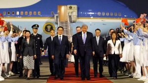 Trump-arriba-a-China-para-su-esperada-reunion-con-Xi-en-medio-de-un-clima-de-tension-global