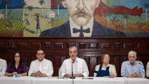 abinader-dialoga-con-lideres-comunitarios-y-evalua-obras-en-santiago-1c47578e-focus-0-0-896-504
