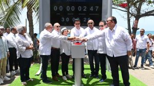 Turismo-deja-iniciados-trabajos-de-remodelacion-de-la-playa-Los-Almendros-y-malecon-de-Bani