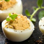 huevos_rellenos_de_atun_y_mayonesa_faciles_jugosos_y_perfectos_para_los_dias_de_mas_calor_78790_1200.jpg_202607021454