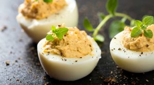 huevos_rellenos_de_atun_y_mayonesa_faciles_jugosos_y_perfectos_para_los_dias_de_mas_calor_78790_1200.jpg_202607021454