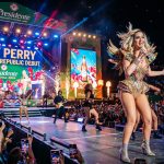 Katy_Perry_attending_music_festival_202608072048
