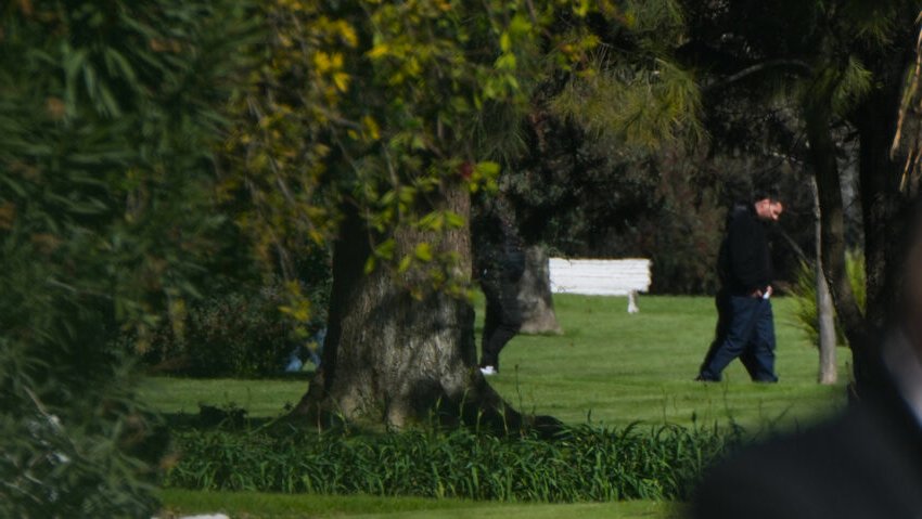 Messi-despide-a-su-padre-junto-a-su-familia-en-una-ceremonia-privada-en-Argentina-850x479