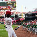 Player_hits_home_run_202608071201