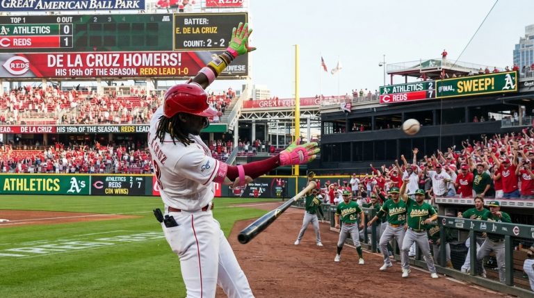 Player_hits_home_run_202608071201