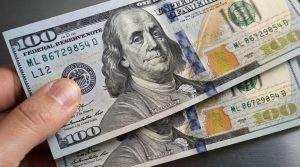 Dólar en RD hoy: Comparación de tasas entre bancos para comprar y vender