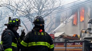 Cronología de una mañana de terror: el incendio de El Bronx que movió a 140 efectivos y desplazó a 67 personas