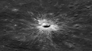 La NASA descubre un cráter gigante en la Luna: Un evento raro que redefine la ciencia
