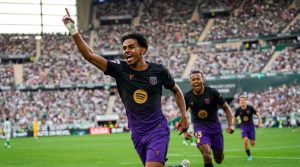 El «10» que rompe marcas: Lamine Yamal guía al Barcelona a un 2-5 ante el Betis que huele a historia