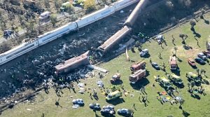 Aumenta a 64 la cifra de muertos en accidente de tren en España, según autoridades