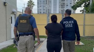 Dominicana enfrenta hasta 5 años de prisión en EE.UU. por supuesto esquema de matrimonio falso