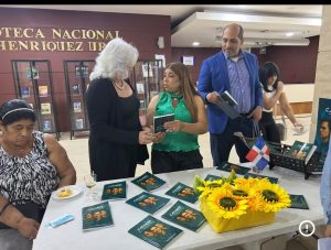 Dajelis Rodríguez relanza en República Dominicana su libro de poesía “Catarsis: Huellas del Amor”