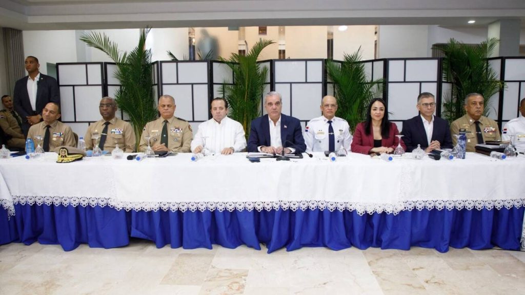 Prevención del delito bajo la lupa: Abinader y el alto mando trazan la hoja de ruta de la seguridad dominicana