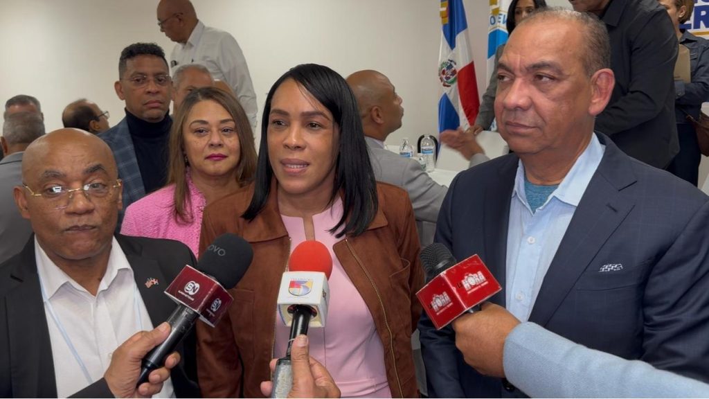 Kenia Bidó llama a los dominicanos en el exterior a empadronarse y fortalecer su participación electoral