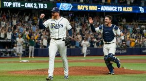 «Sin hits hasta la octava y sin piedad: Rasmussen guía el triunfo 1-0 de Rays sobre Yankees»